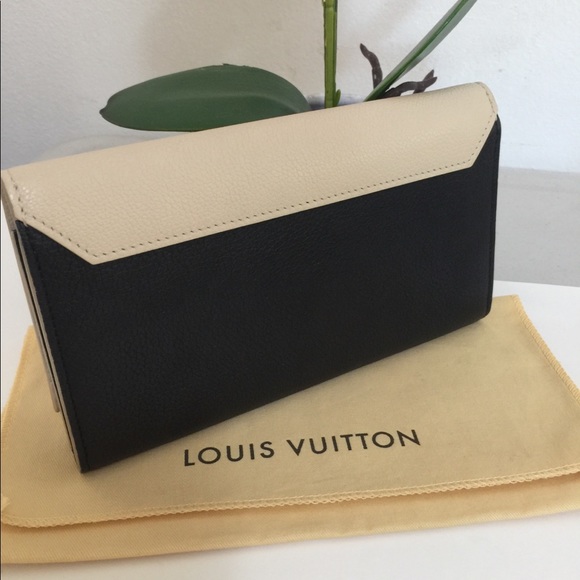 Louis Vuitton LockMe II with K.K Initial - Picture 2 of 8